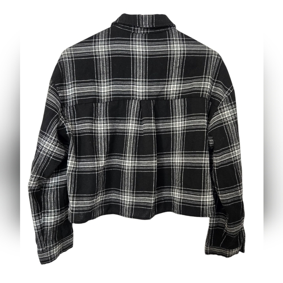 No Frills LA Black and White Plaid Cropped Shirt Size Large - Picture 2 of 3
